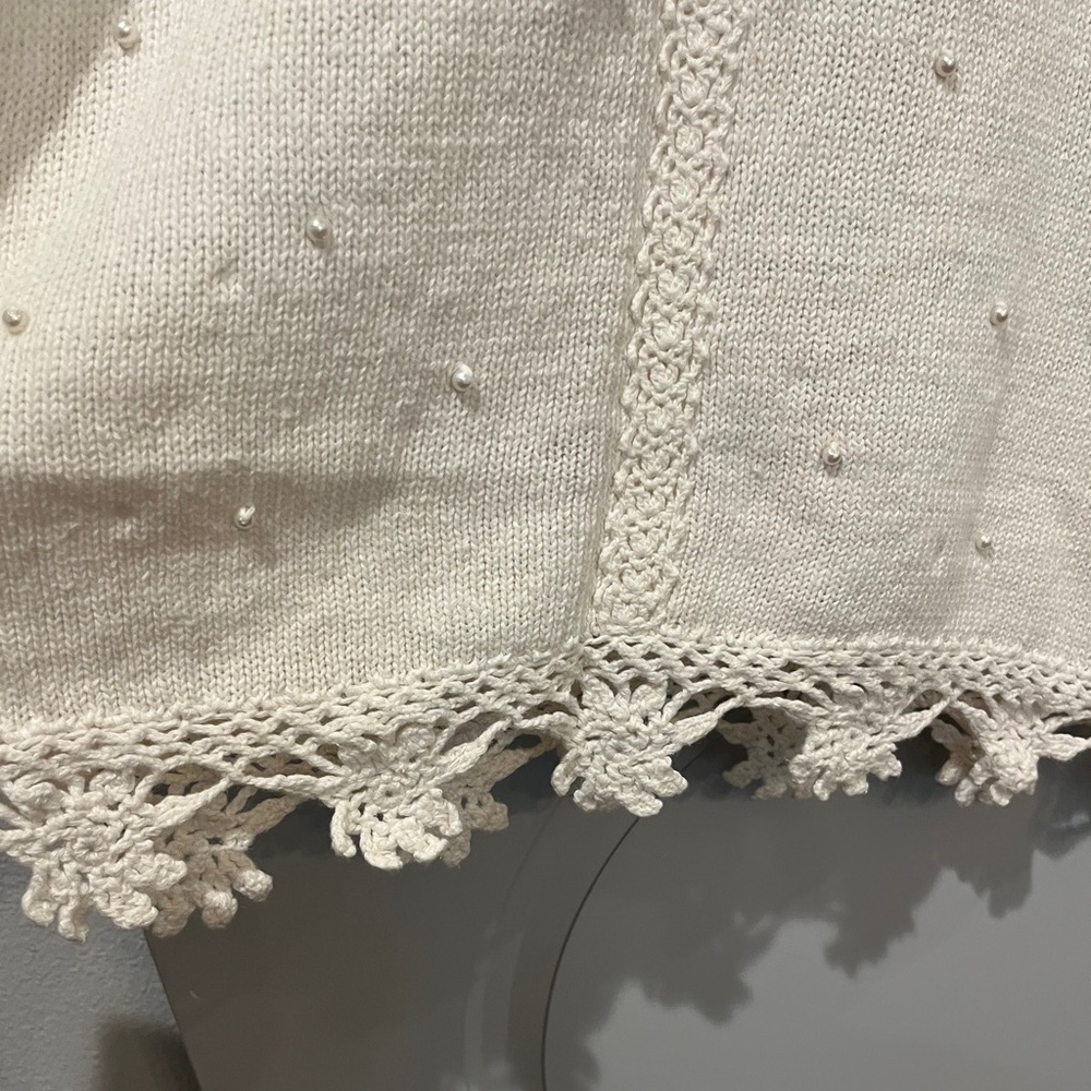 Vintage Cream Floral ribbon Embroidered and pearl beaded tunic style Sweater. - Picture 5 of 10
